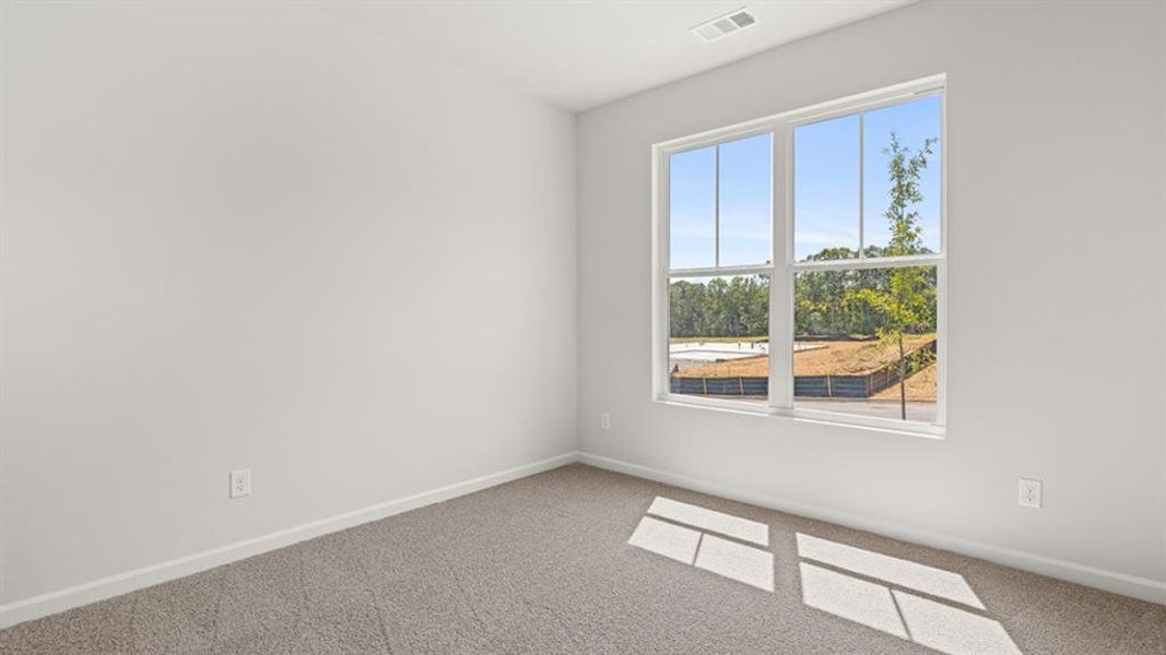 Spacious, unfurnished interior of a new home in Oaks at Cedar Grove, Fairburn (Image 20).