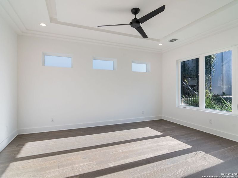 Spacious, unfurnished interior of a new home in Dominion Heights, San Antonio (Image 21). Spacious, unfurnished interior of a new home in Dominion Heights, San Antonio (Image 21).