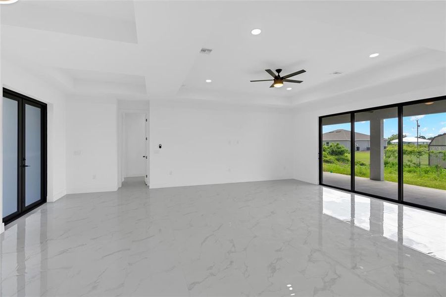 Spacious, unfurnished interior of a new home in , Lehigh Acres (Image 24).