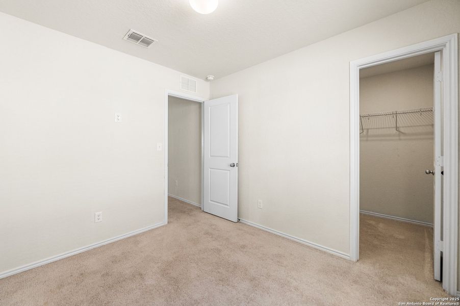 Spacious, unfurnished interior of a new home in Cinco Lakes, San Antonio (Image 22). Spacious, unfurnished interior of a new home in Cinco Lakes, San Antonio (Image 22).