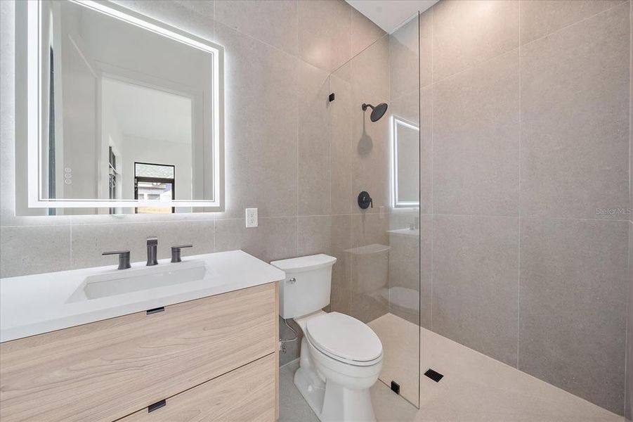 Furnished interior view inside a new home in , Sarasota (Image 6).