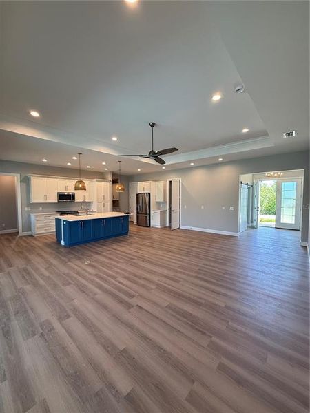 KITCHEN/GREAT ROOM