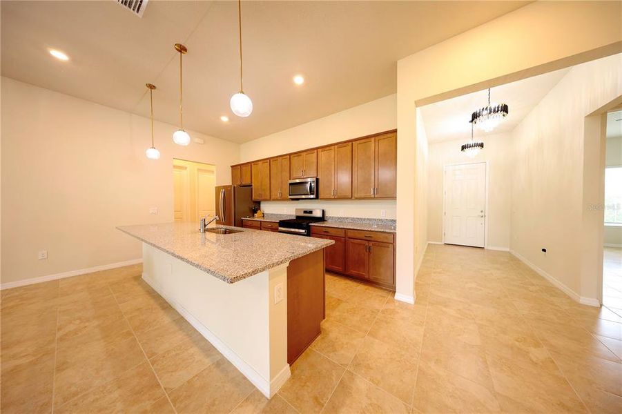 Furnished interior view inside a new home in , Orlando (Image 17).