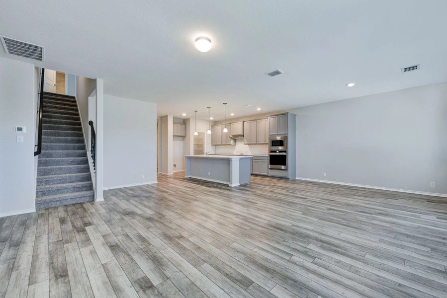 Image 28 representing the Devon by Ashton Woods in Cordova Trails, Seguin, TX. Image 28 representing the Devon by Ashton Woods in Cordova Trails, Seguin, TX.