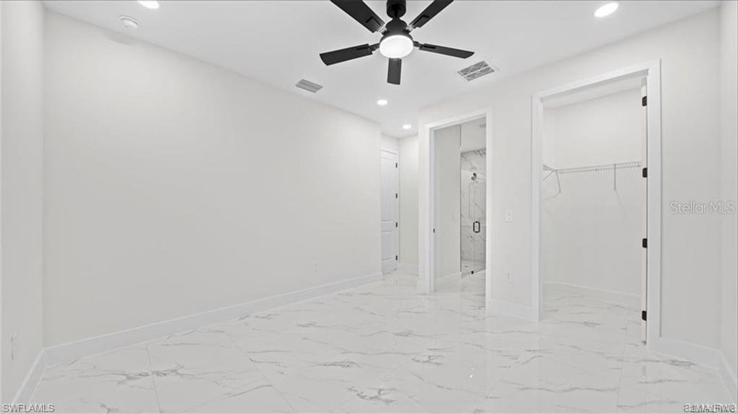 Spacious, unfurnished interior of a new home in , Lehigh Acres (Image 14).