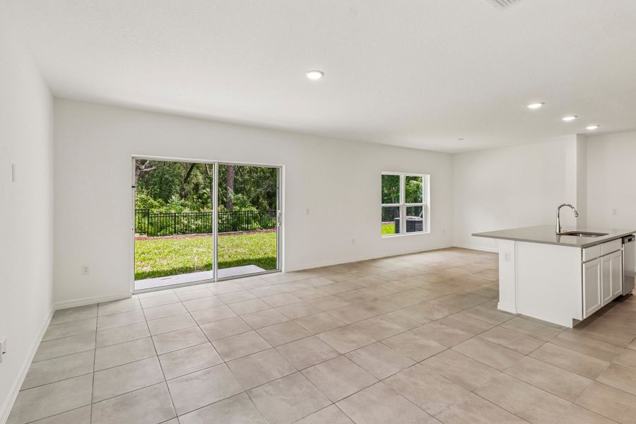Spacious, unfurnished interior of a new home in Beresford Woods, Deland (Image 7). Spacious, unfurnished interior of a new home in Beresford Woods, Deland (Image 7).