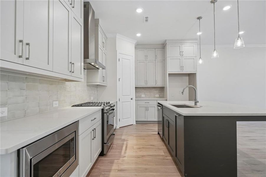 Furnished interior view inside a new home in Ward's Crossing Townhomes, Johns Creek (Image 20).