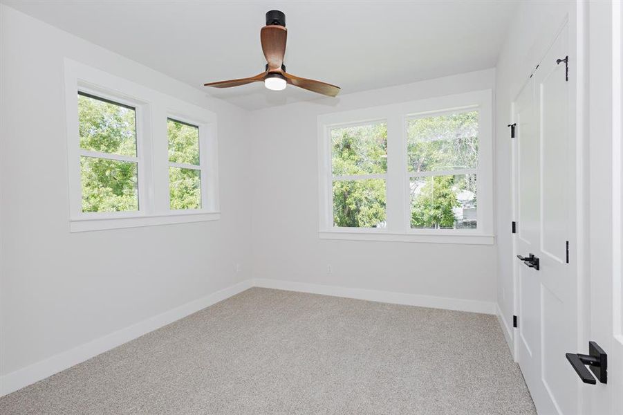 Spacious, unfurnished interior of a new home in , Justin (Image 27).