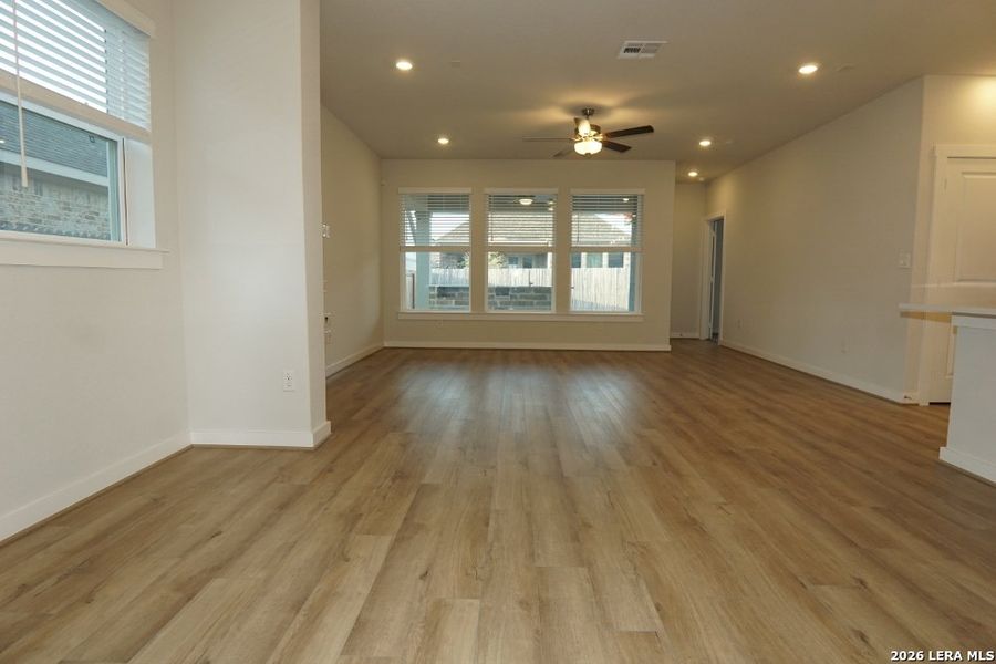 Spacious, unfurnished interior of a new home in Ladera - High Point 45', San Antonio (Image 19).