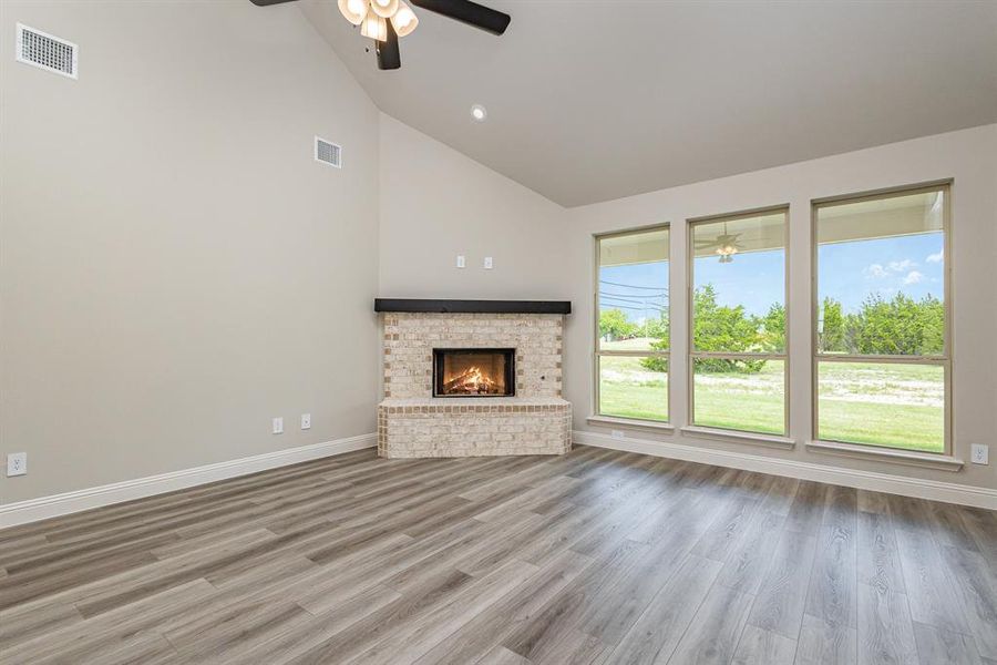 Spacious, unfurnished interior of a new home in Sagebrush Addition, Midlothian (Image 12).