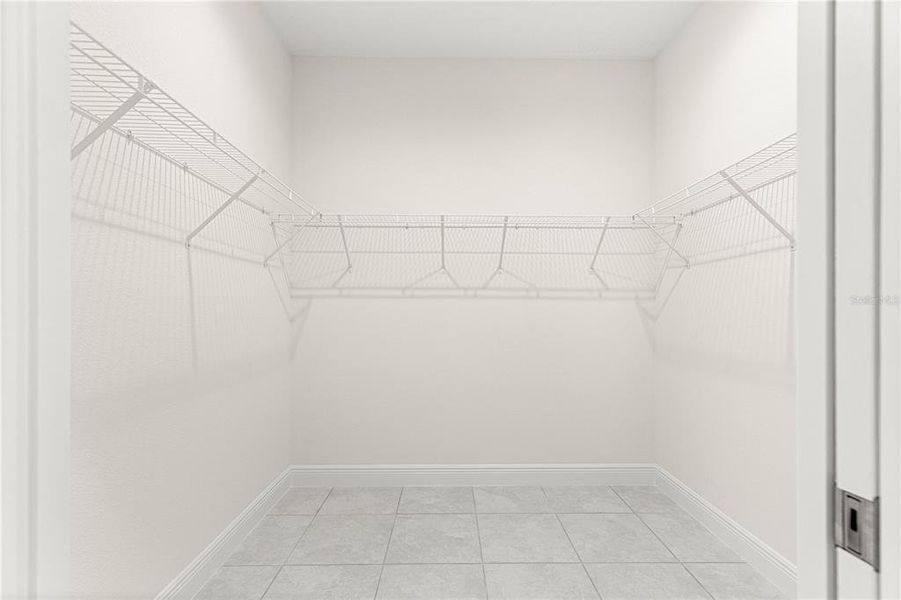 Spacious, unfurnished interior of a new home in , Dunnellon (Image 36).