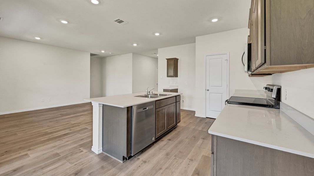 Furnished interior view inside a new home in Oak Valley Estates, Bullard (Image 10). Furnished interior view inside a new home in Oak Valley Estates, Bullard (Image 10).
