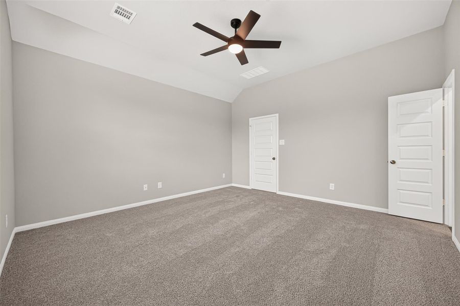 Spacious, unfurnished interior of a new home in River's Edge, Conroe (Image 22). Spacious, unfurnished interior of a new home in River's Edge, Conroe (Image 22).