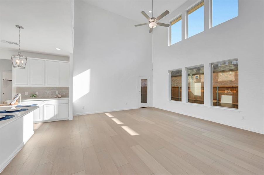 Spacious, unfurnished interior of a new home in Tarrytown, Crowley (Image 34).