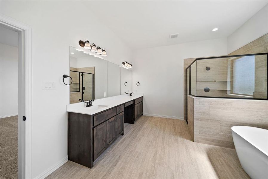 Furnished interior view inside a new home in , Waxahachie (Image 4).