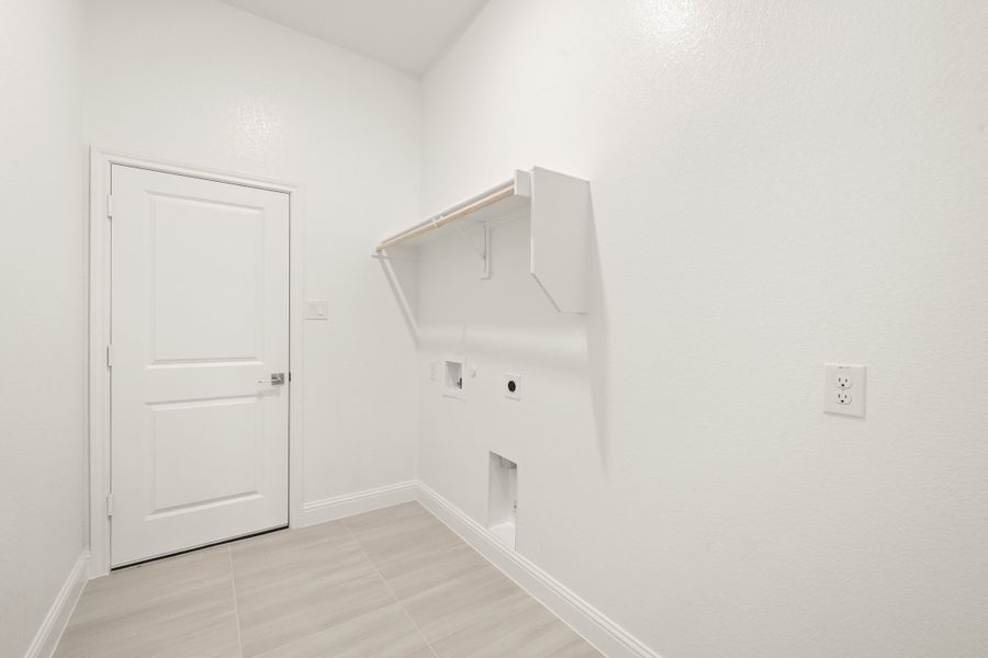Spacious, unfurnished interior of a new home in Mockingbird Hills - Signature Series, Joshua (Image 26).