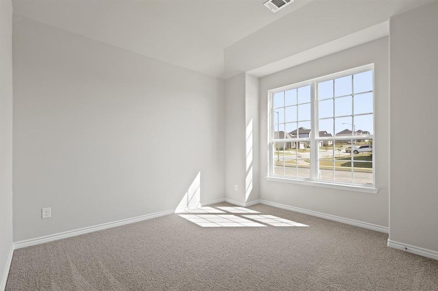 Spacious, unfurnished interior of a new home in Rocky Creek Crossing, Fort Worth (Image 17). Spacious, unfurnished interior of a new home in Rocky Creek Crossing, Fort Worth (Image 17).
