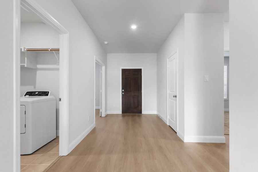 Representative unfurnished interior of a home built from the Garrison I by Cheldan Homes in Stoneview, Glen Rose (Image 54).