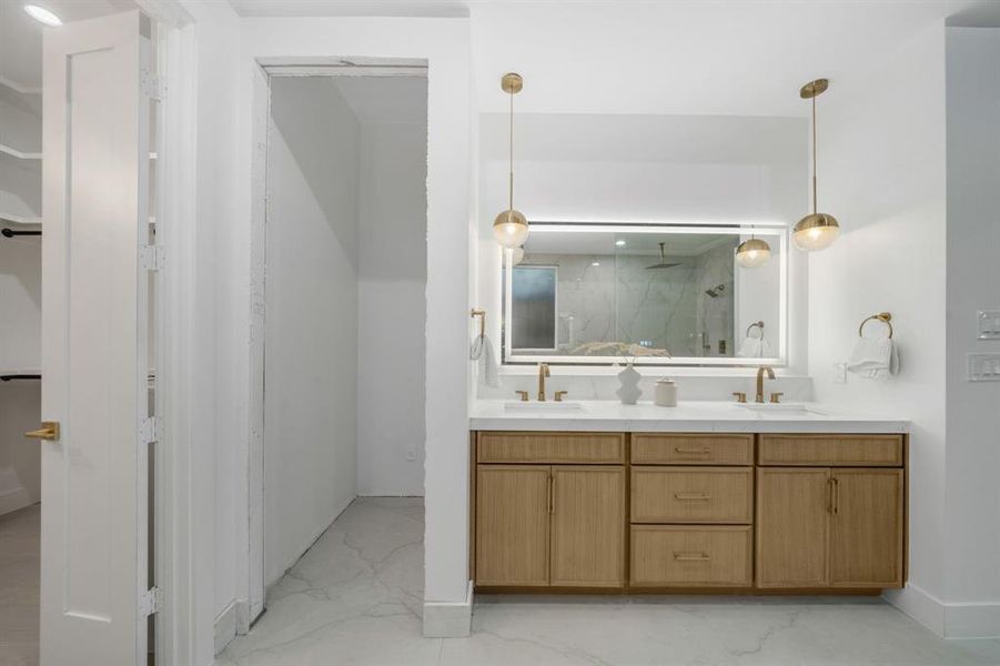 Furnished interior view inside a new home in , Dallas (Image 19).