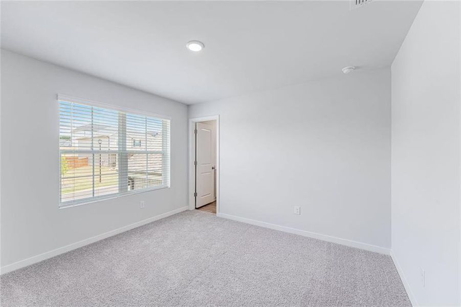 Spacious, unfurnished interior of a new home in Parkview Estates, South Fulton (Image 15).
