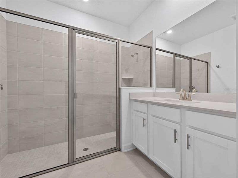 Furnished interior view inside a new home in Dora Parc, Mount Dora (Image 5).