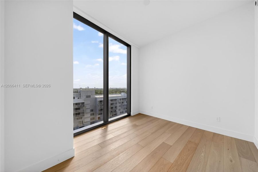 Spacious, unfurnished interior of a new home in , Miami (Image 55).