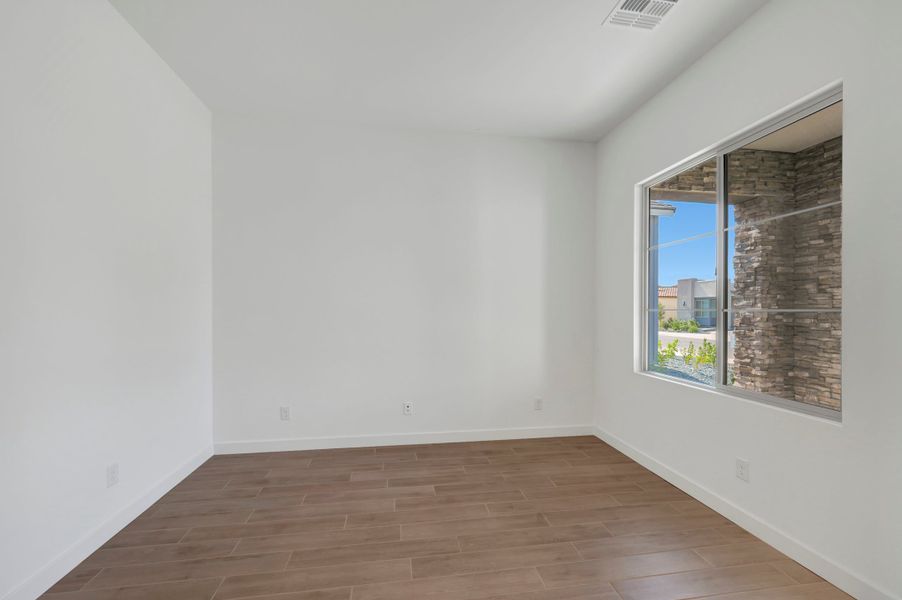 Spacious, unfurnished interior of a new home in Soleo, San Tan Valley (Image 19).