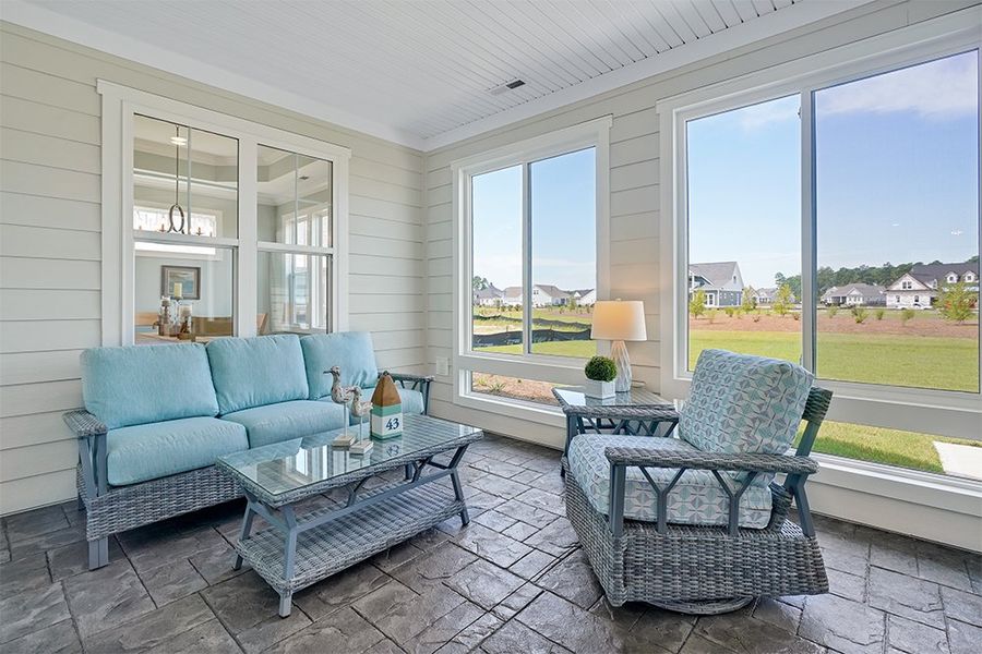 Cooper's Bay, Enclosed Loggia