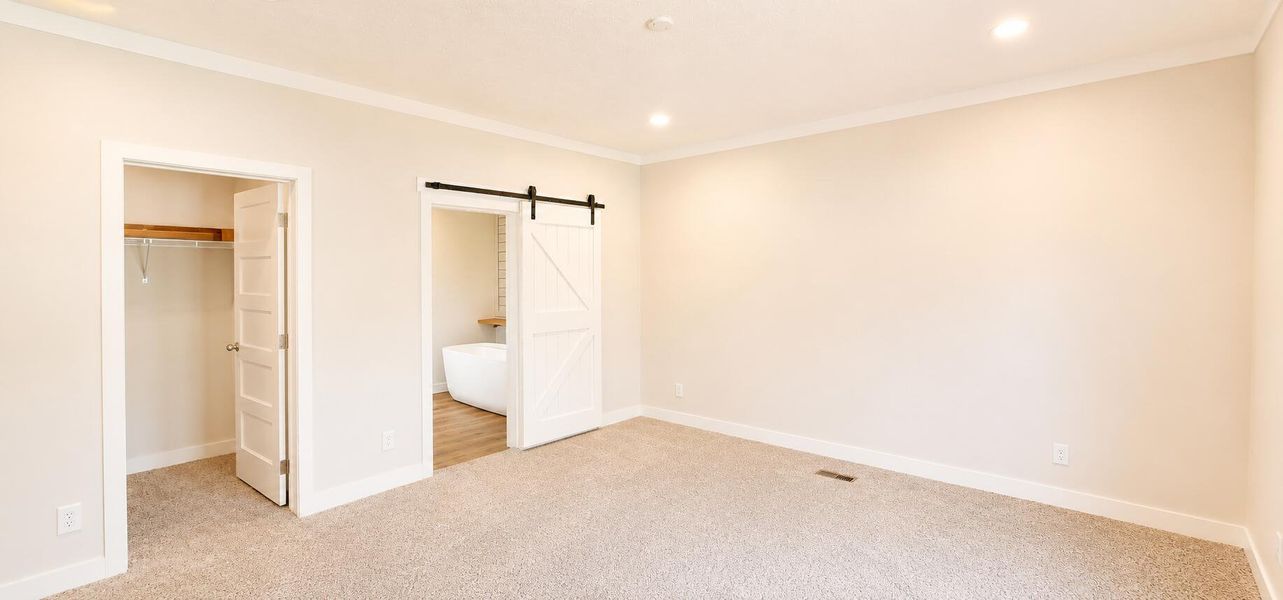 Spacious, unfurnished interior of a new home in , Manning (Image 29).