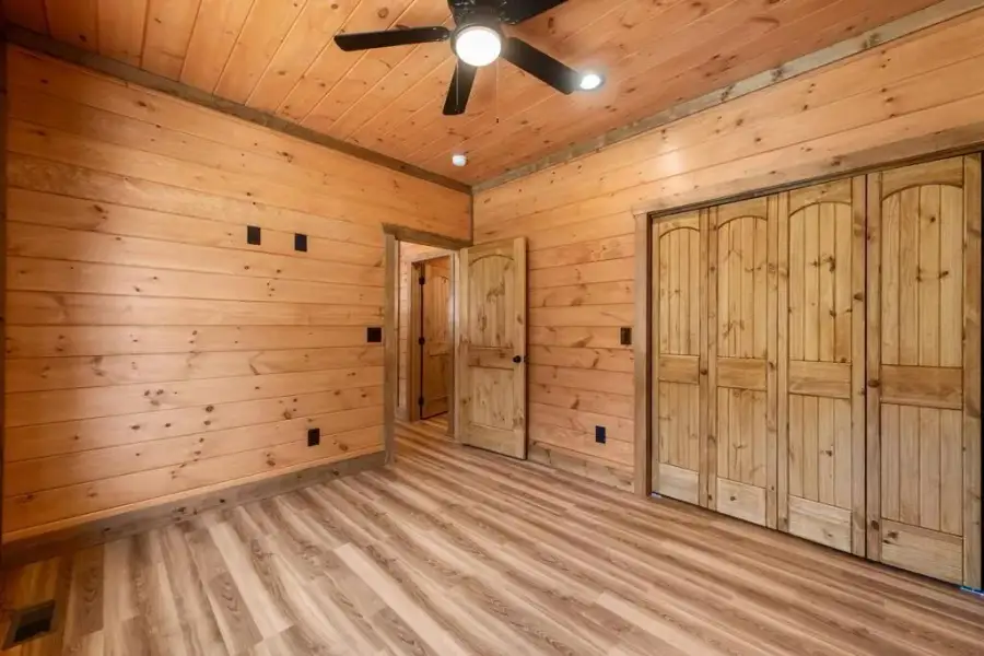 Spacious, unfurnished interior of a new home in , Blue Ridge (Image 43).