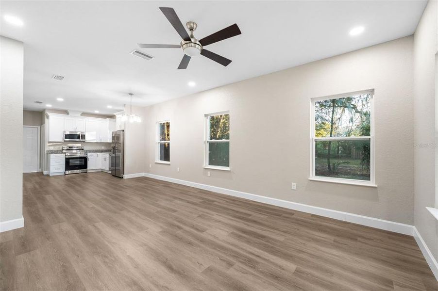 Spacious, unfurnished interior of a new home in , Gainesville (Image 9).