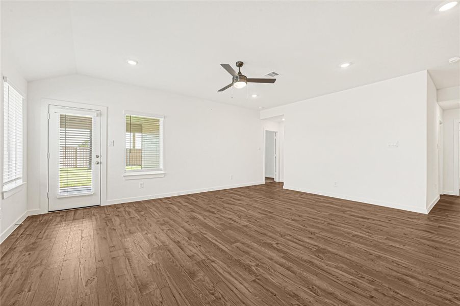 Spacious, unfurnished interior of a new home in Tamarron, Fulshear (Image 16). Spacious, unfurnished interior of a new home in Tamarron, Fulshear (Image 16).