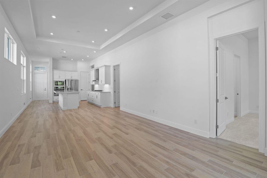 Spacious, unfurnished interior of a new home in , Port St. Lucie (Image 11).