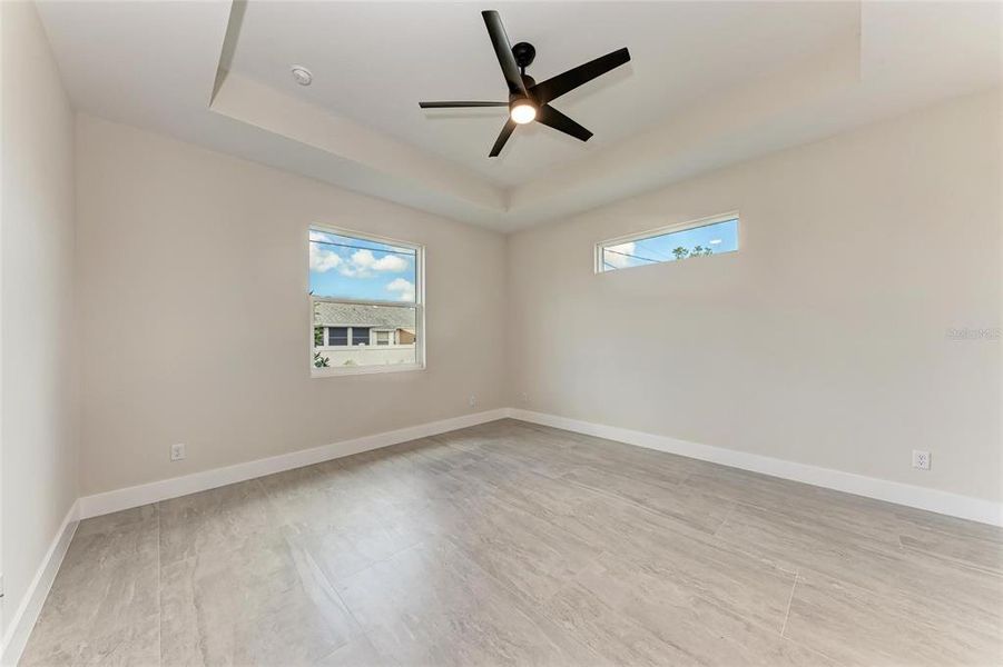 Spacious, unfurnished interior of a new home in , Venice (Image 18).