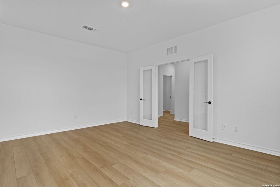 Spacious, unfurnished interior of a new home in Nopal Valley, San Antonio (Image 26). Spacious, unfurnished interior of a new home in Nopal Valley, San Antonio (Image 26).