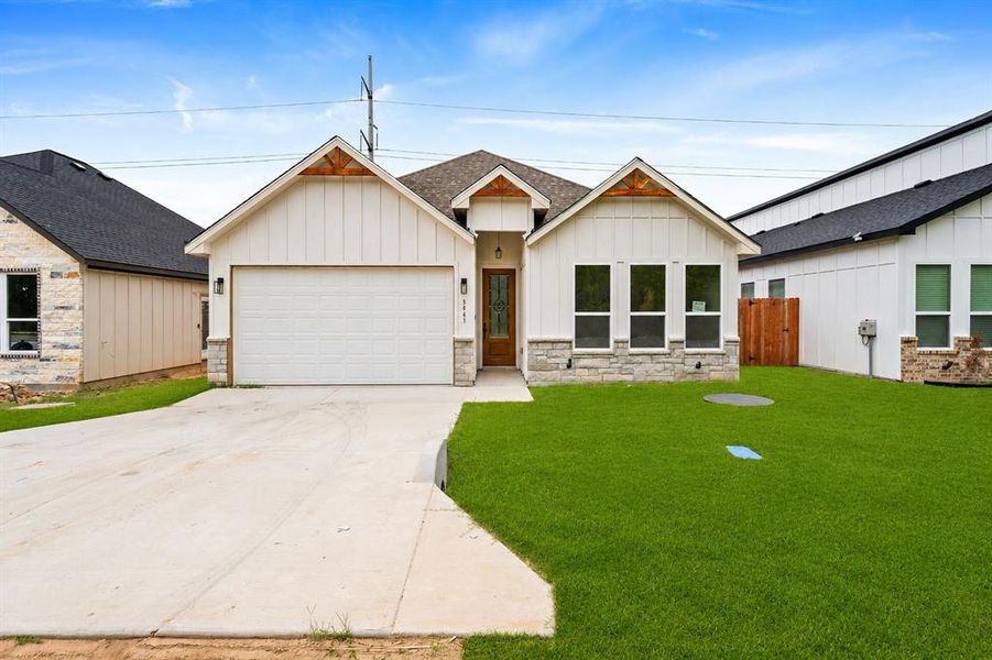 Front exterior of a new home in , Granbury, TX, highlighting curb appeal (Image 18).