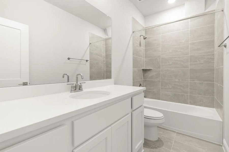 Furnished interior view inside a new home in Fulbrook on Fulshear Creek, Fulshear (Image 5).