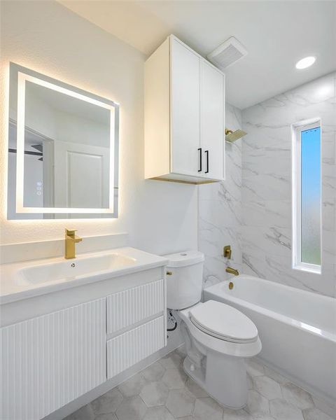 Furnished interior view inside a new home in , Dallas (Image 13).