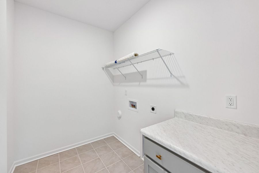 Spacious, unfurnished interior of a new home in Edgewater - The Links, Lancaster (Image 19).