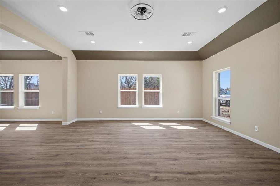 Spacious, unfurnished interior of a new home in , Glenn Heights (Image 16).