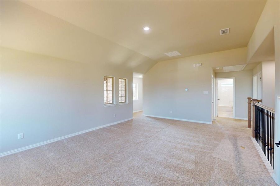 Spacious, unfurnished interior of a new home in Vintage Village, Argyle (Image 28).