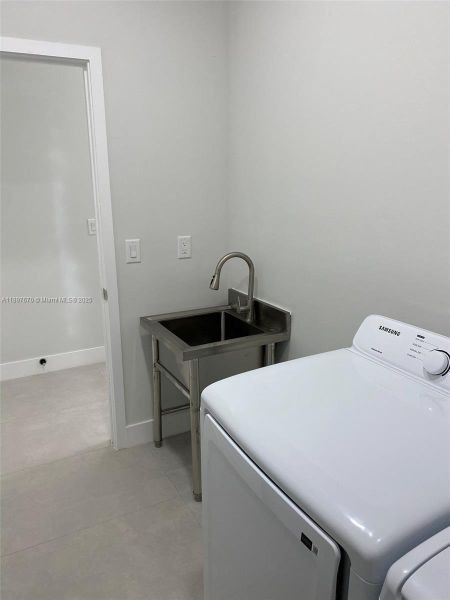 Furnished interior view inside a new home in , Lehigh Acres (Image 17). Furnished interior view inside a new home in , Lehigh Acres (Image 17).