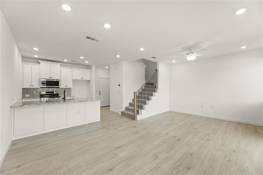 Image 27 of a home in .