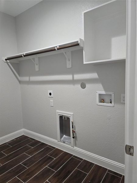 Spacious, unfurnished interior of a new home in , Baytown (Image 15).