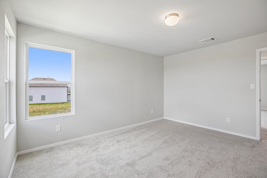 Spacious, unfurnished interior of a new home in Harvest Ridge, Elgin (Image 18).
