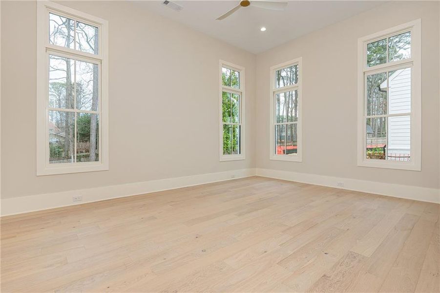 Spacious, unfurnished interior of a new home in , Alpharetta (Image 73).