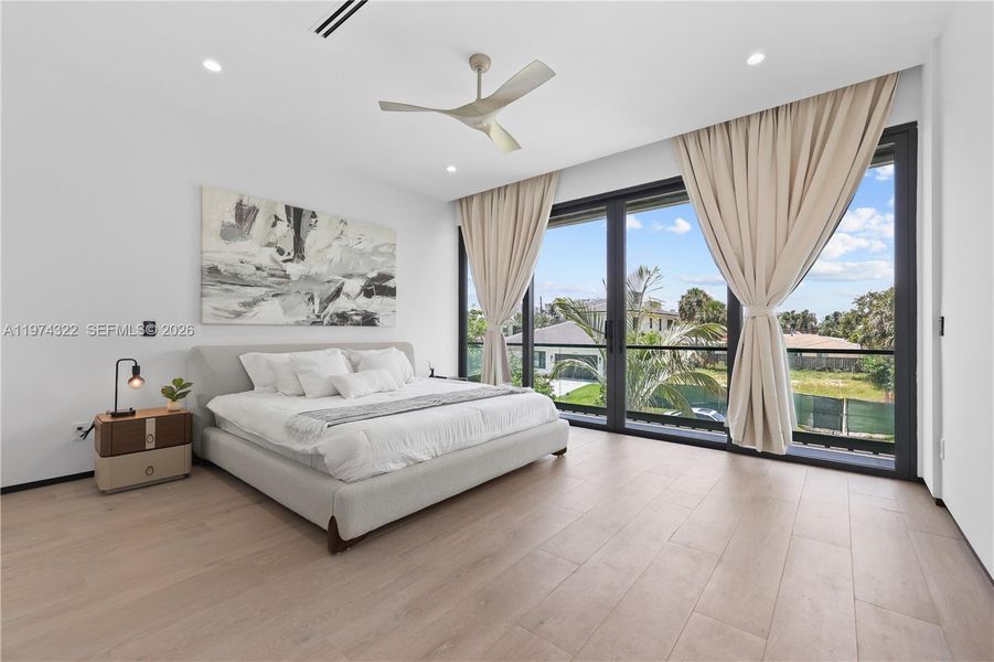 Furnished interior view inside a new home in , Fort Lauderdale (Image 54).