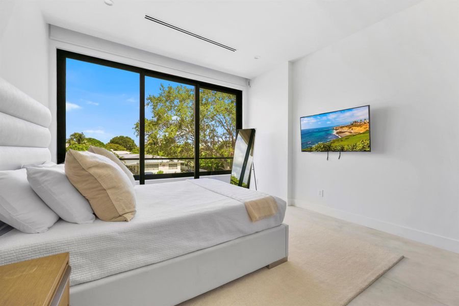 Furnished interior view inside a new home in , Fort Lauderdale (Image 52).