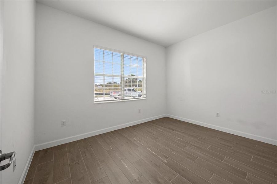 Spacious, unfurnished interior of a new home in Calusa Country Club, Lakewood Ranch (Image 31).