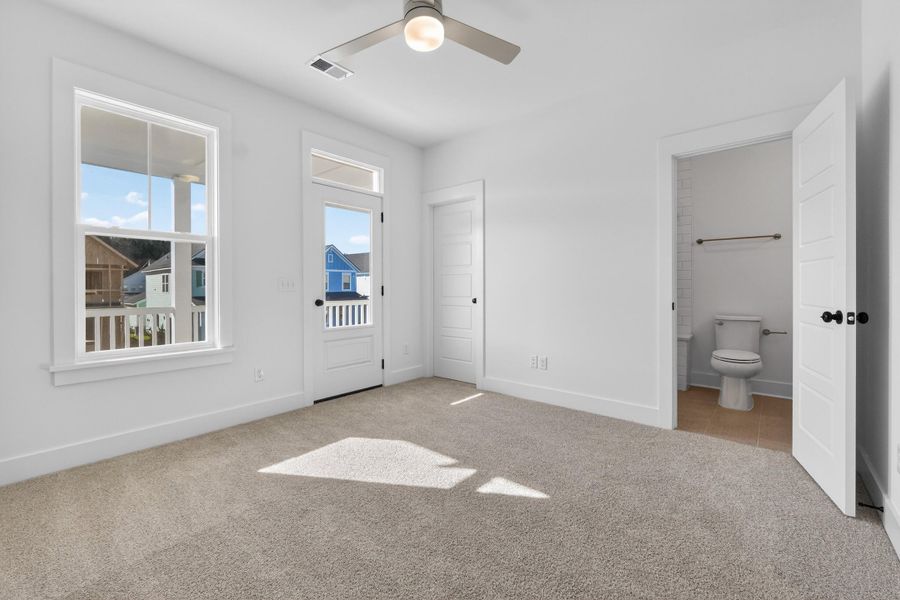 Spacious, unfurnished interior of a new home in , Summerville (Image 18).